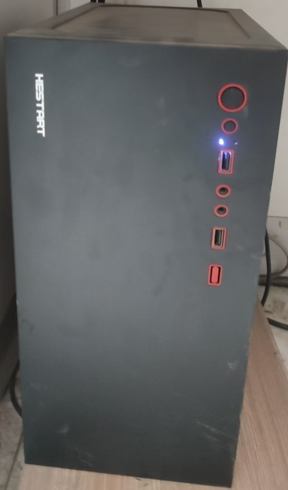 電腦主機